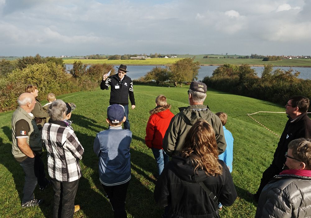 Frivillige guider på Ladby Vikingemuseum