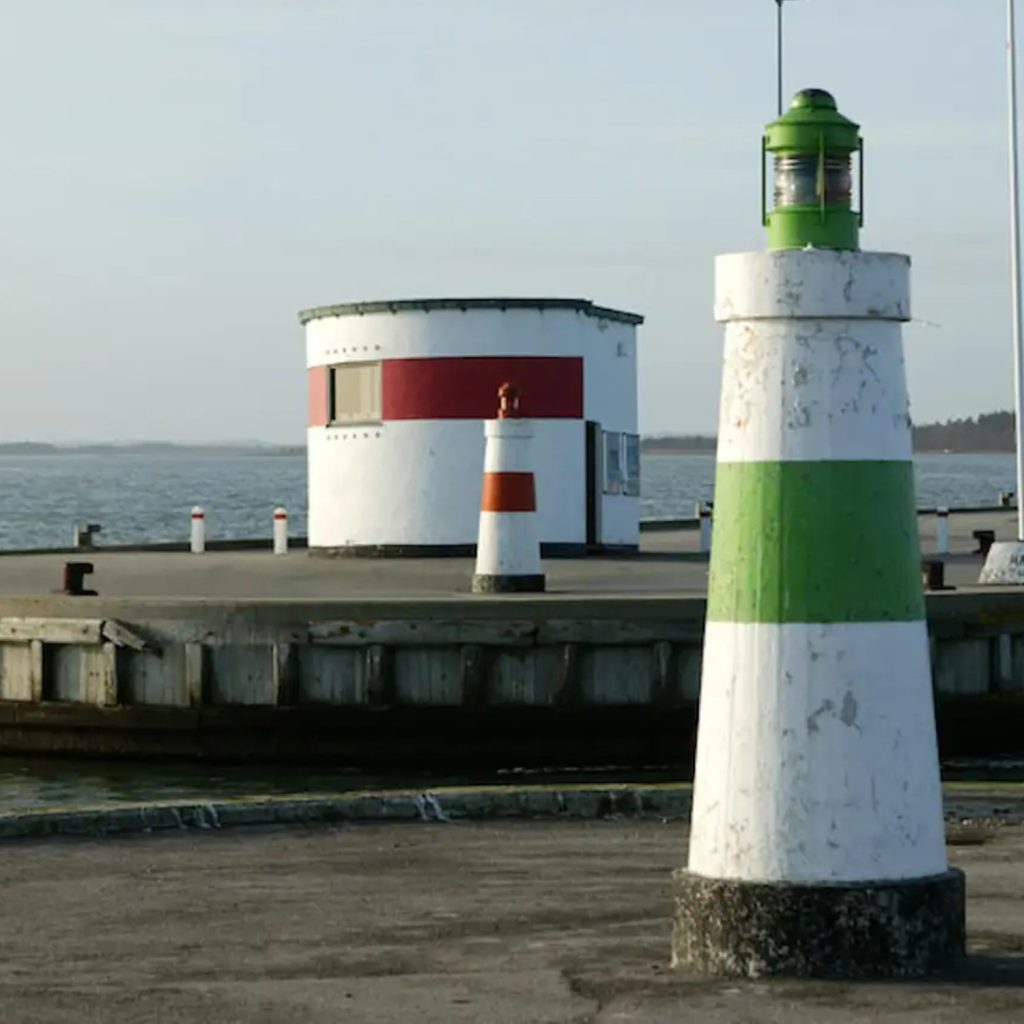 Hals hamn